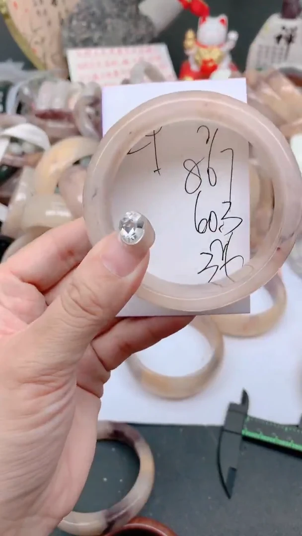 未镶嵌手镯石英质玉867