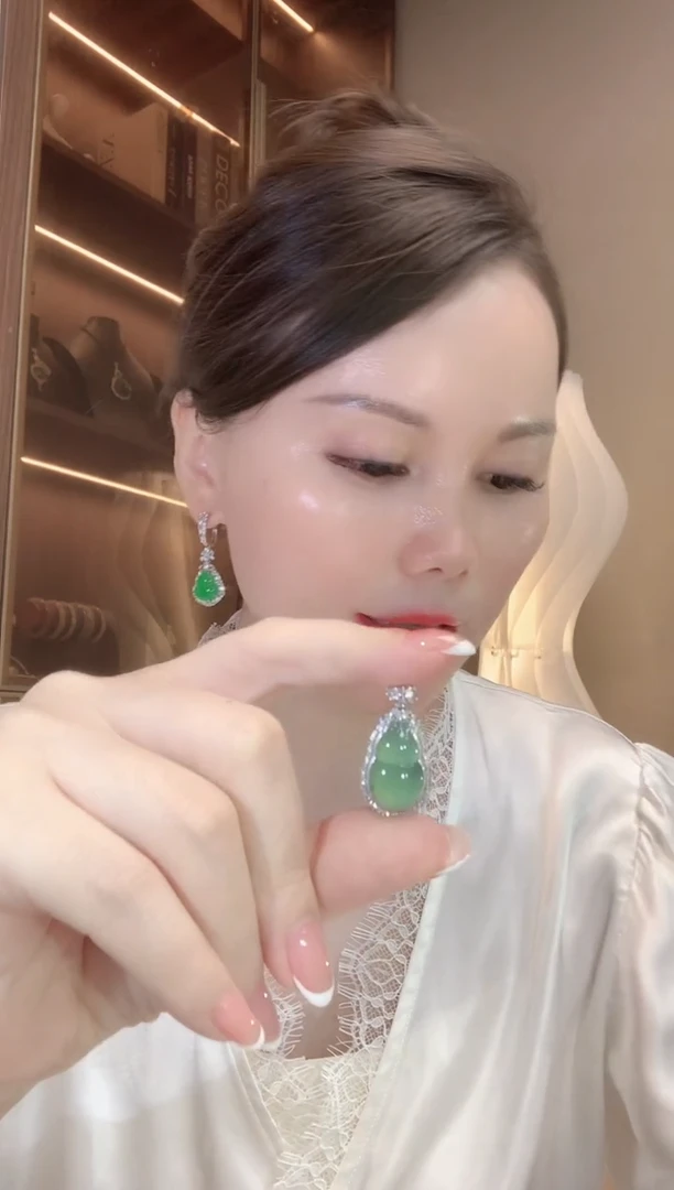 翡翠18K金镶嵌吊坠(不含链)A69