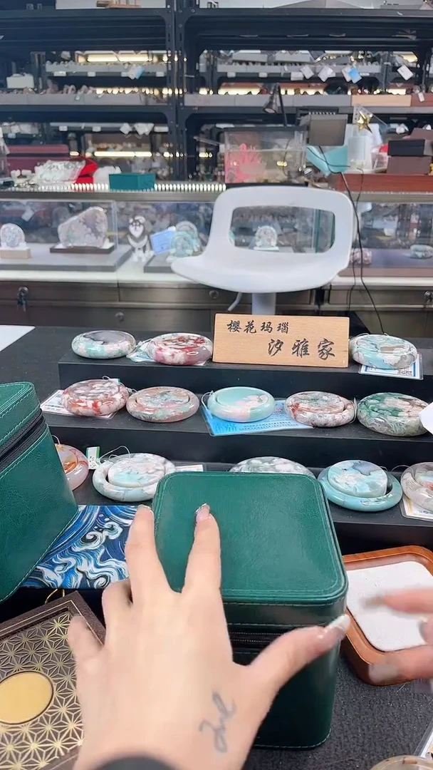未镶嵌手镯石英质玉六*六圈口（赠品镯心）