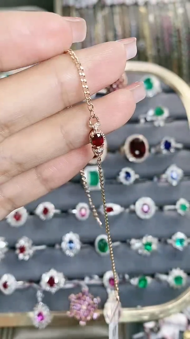 【闪购商品】红宝石手链18K金镶嵌18K金镶嵌红宝石手链