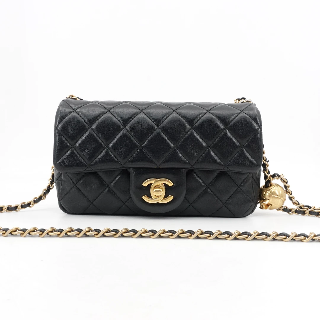 99新  Chanel/香奈儿金球大mini黑金羊芯片款单肩包/33163390