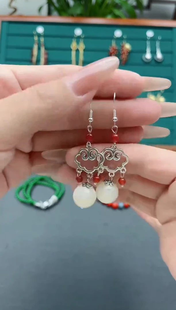 【闪购商品】南红玛瑙耳饰银S925镶嵌8893变色珠大