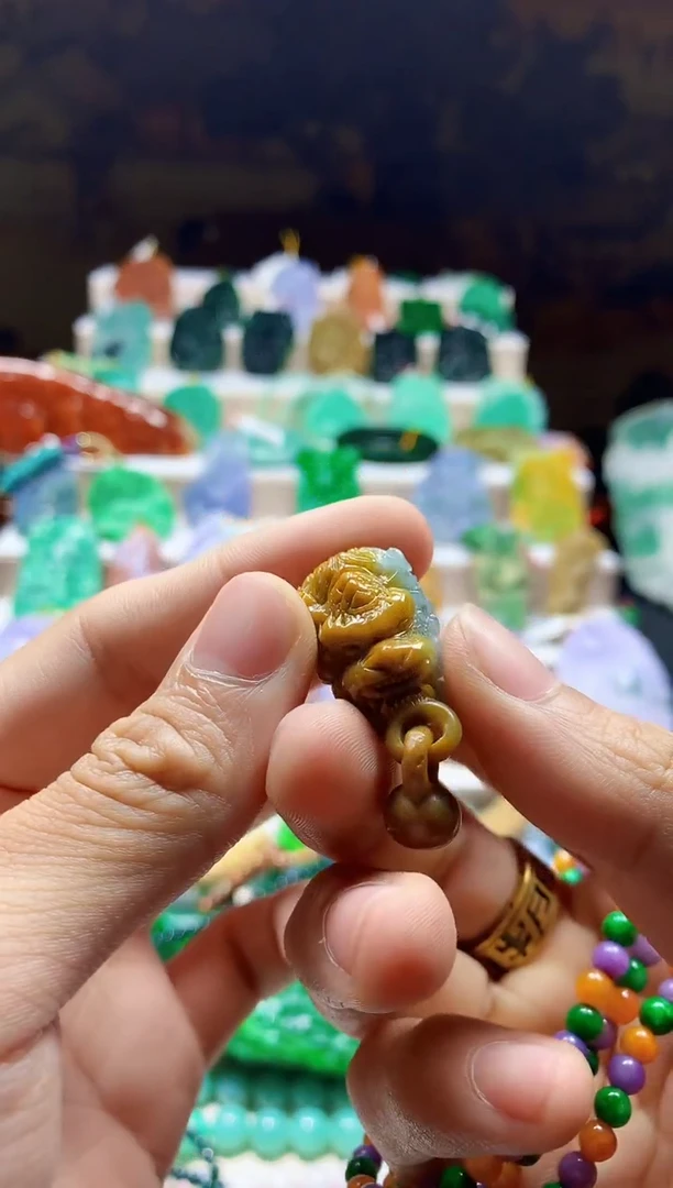 颈饰未镶嵌翡翠天然A货翡翠