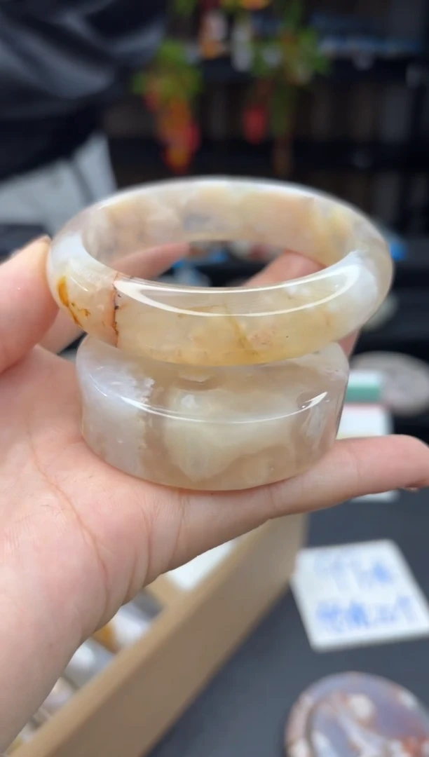 【闪购商品】石英质玉手镯未镶嵌739（57圈赠送镯心）