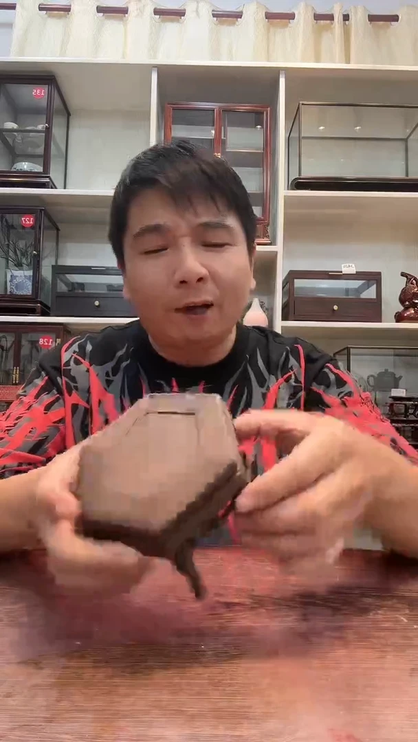 鸡翅木六角摆台480