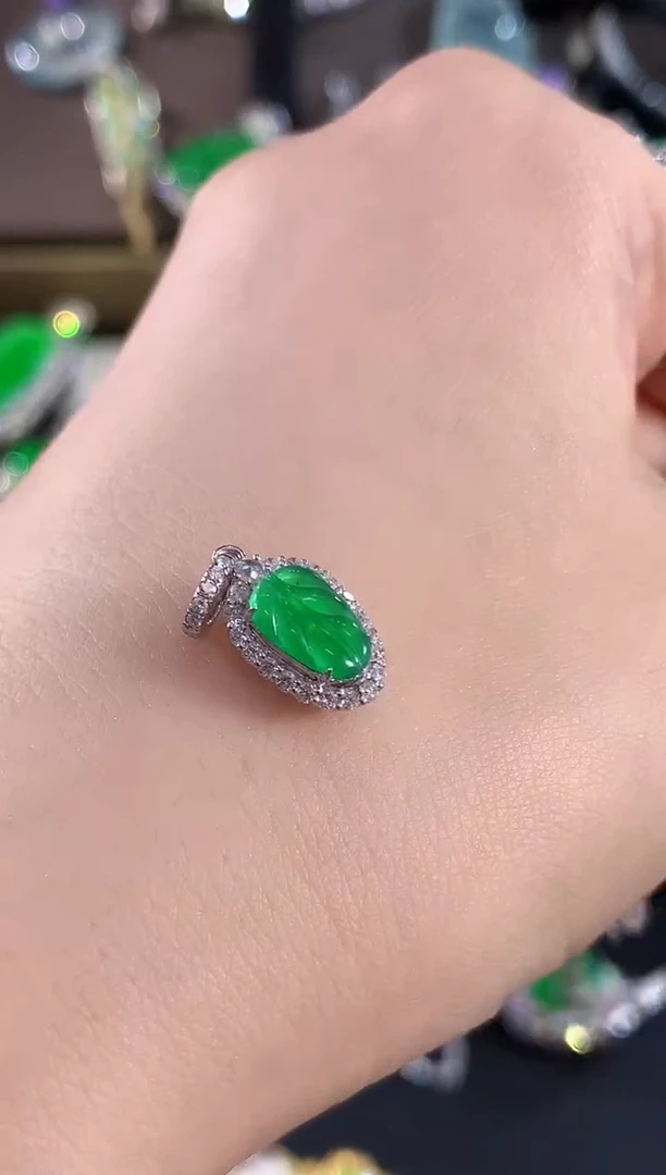 吊坠(不含链)18K金镶嵌翡翠C206 定制