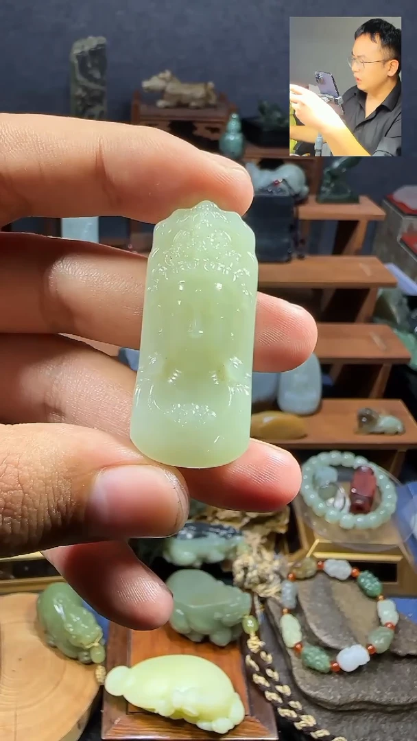 颈饰未镶嵌和田玉秋**?1