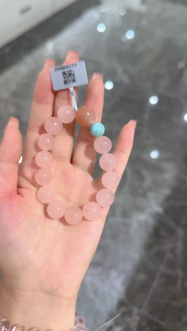 水晶手串未镶嵌?**哒手串