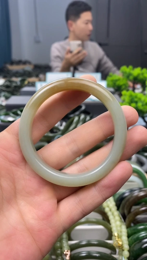未镶嵌手镯和田玉54