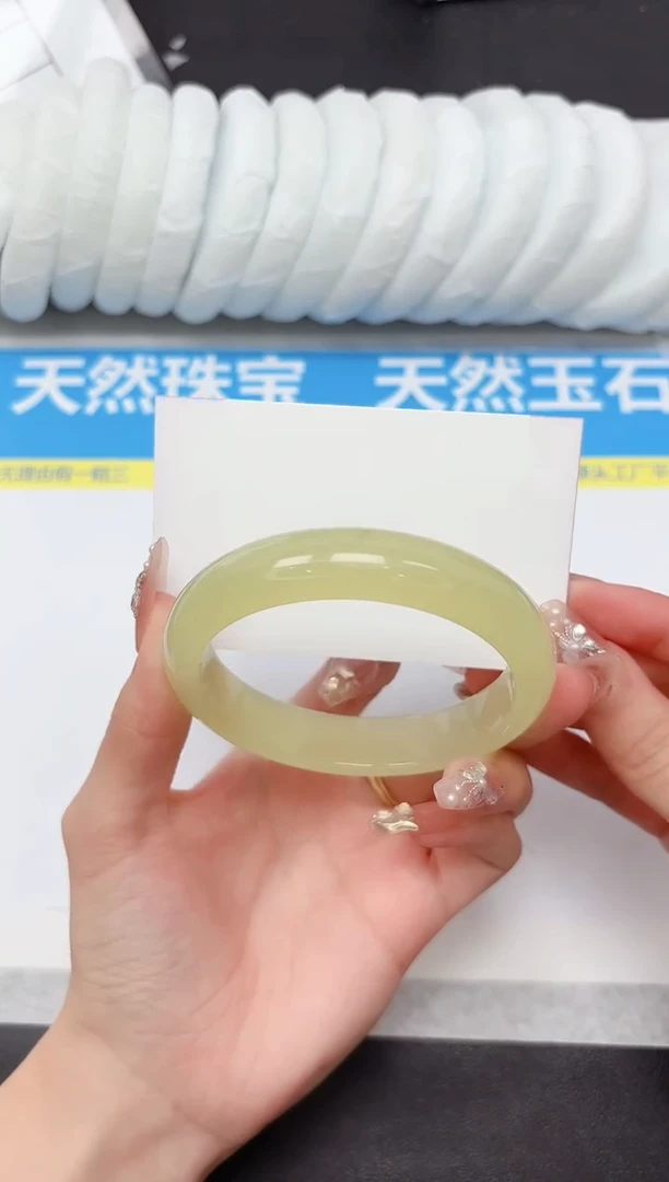 未镶嵌手镯石英质玉141-60.8