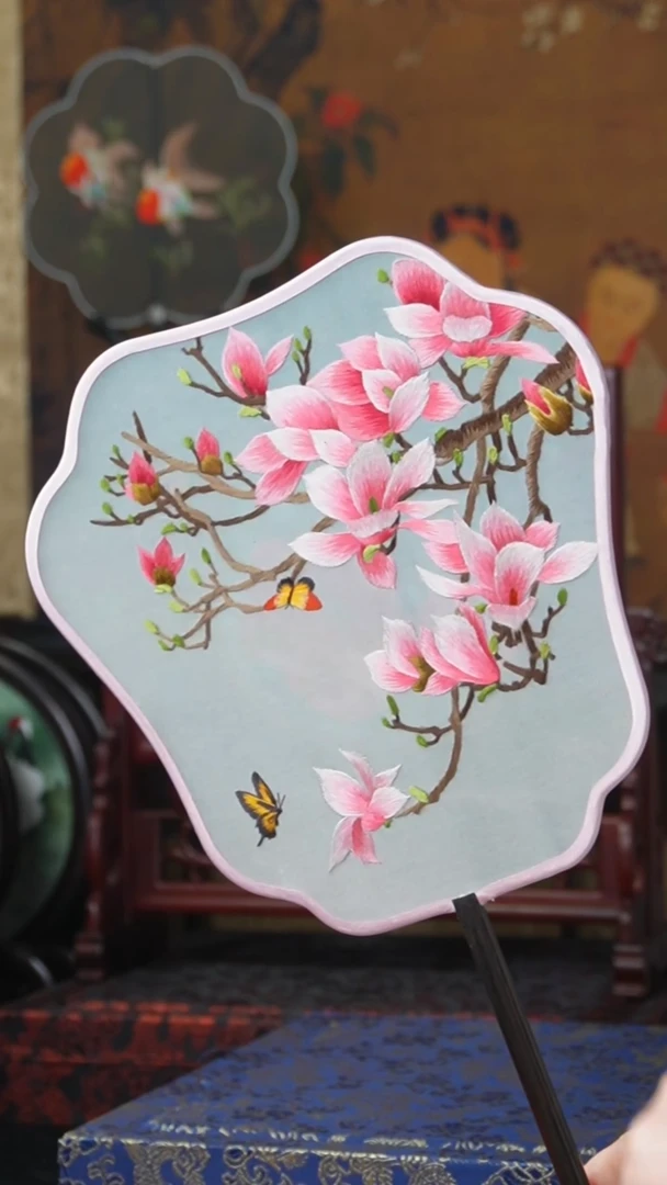 刺绣绣花团扇非遗
