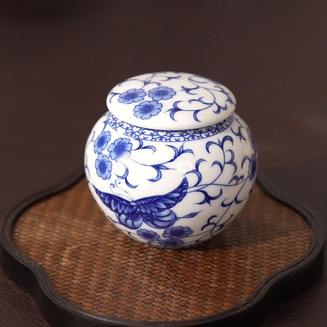 青花缠枝莲茶叶罐（Q0501）