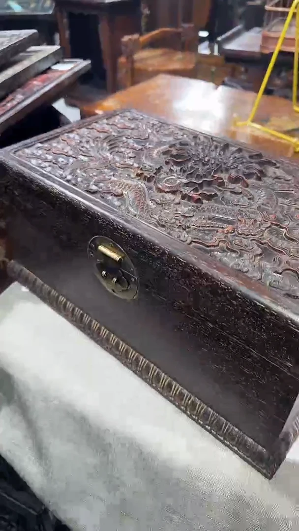 木聚****然紫檀凸龙头箱1111