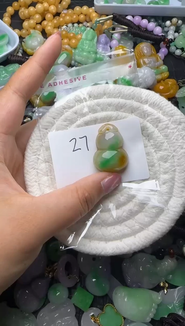 颈饰未镶嵌翡翠天然缅甸翡翠吊坠