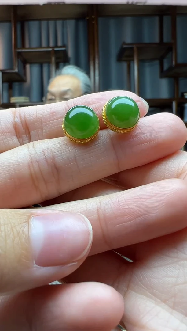 【闪购商品】和田玉颈饰18K金镶嵌耳钉