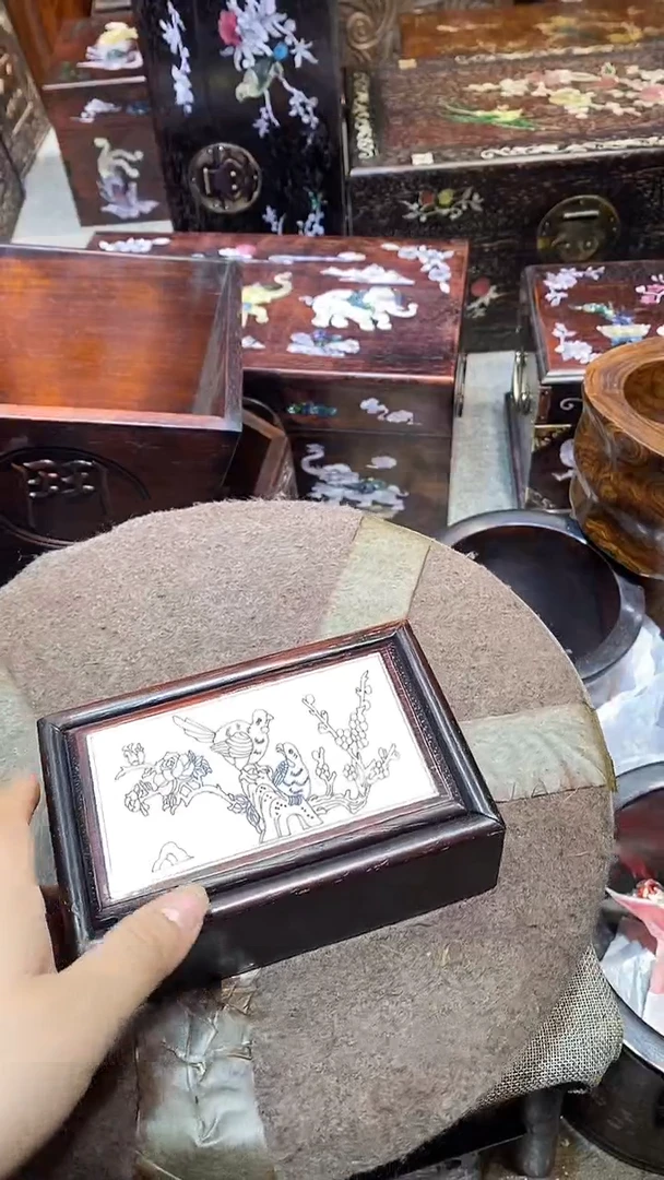 木木雕款盒子一个