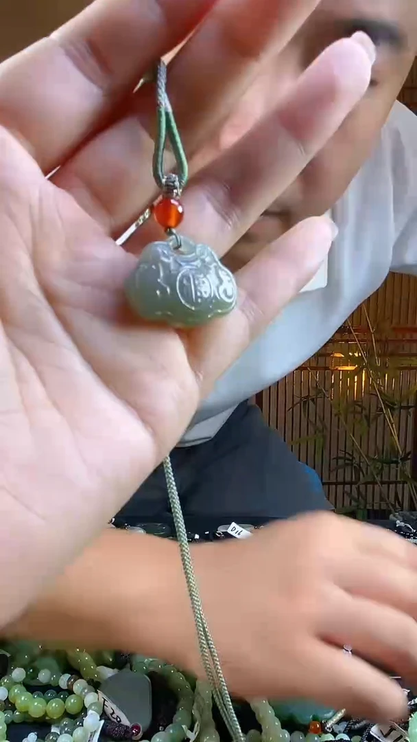 和田玉未镶嵌颈饰多样性发货，拍一发一