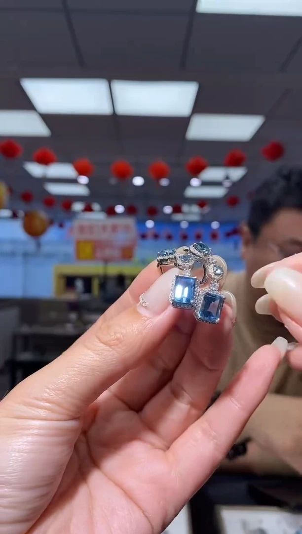 【闪购商品】托帕石耳钉银S925镶嵌多样性发其一