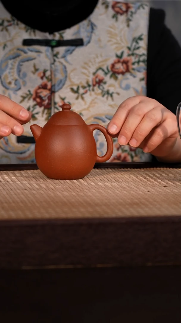 茶壶紫砂鱼籽降坡 190cc