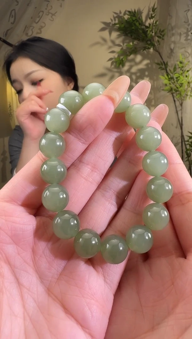 【闪购商品】和田玉手串未镶嵌湖水绿手串