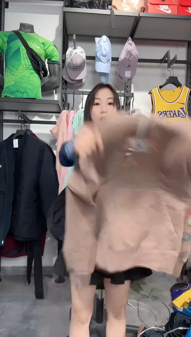 1019    编码 瑕疵款直播间过款为准 尺码M