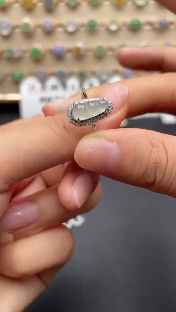 银S925镶嵌戒指翡翠一物一证一礼盒