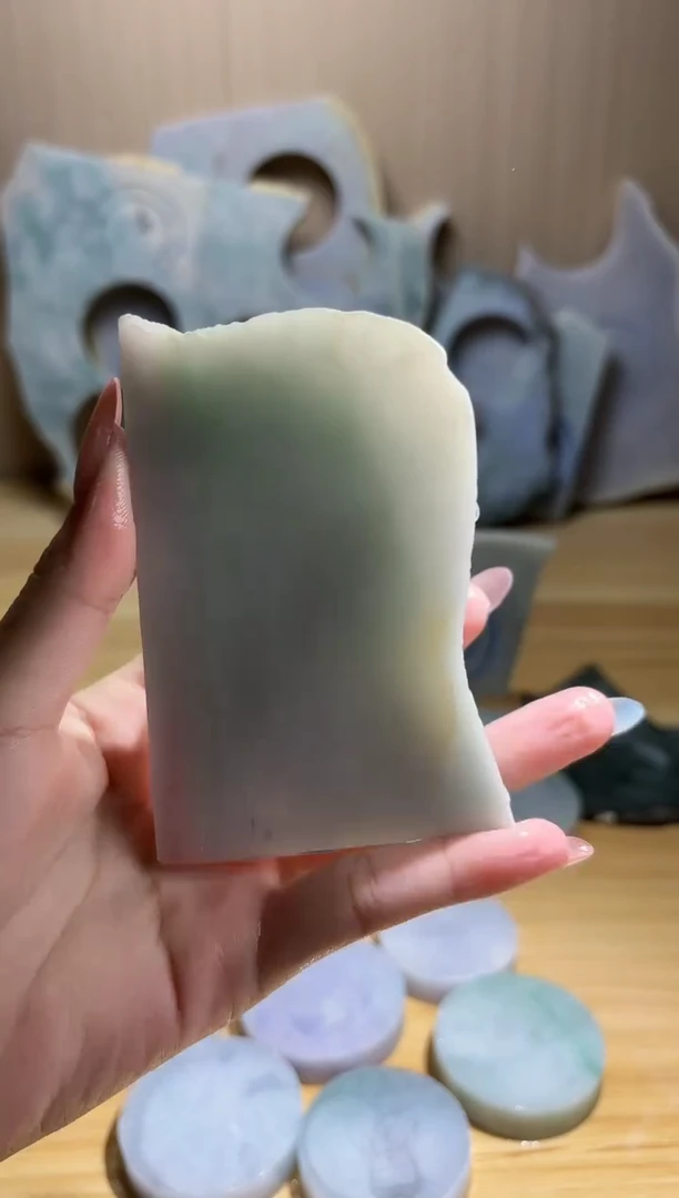 翡翠未镶嵌颈饰翡翠A货 温谭061