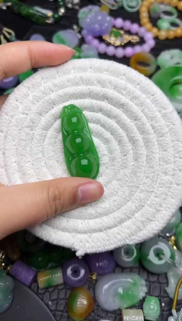 颈饰未镶嵌翡翠缅甸翡翠吊坠