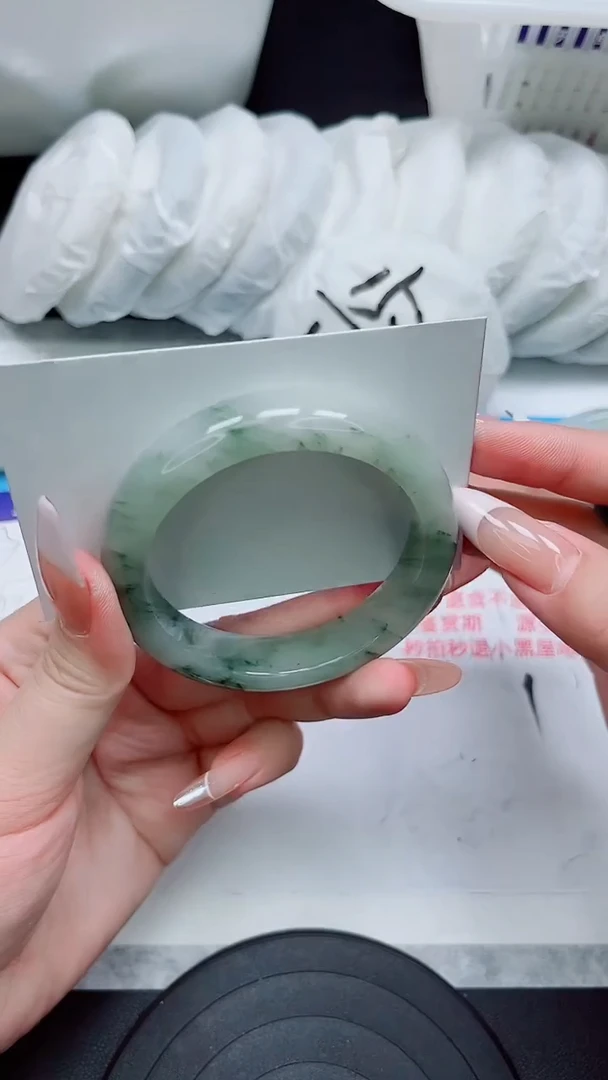 【闪购商品】石英质玉手镯未镶嵌204