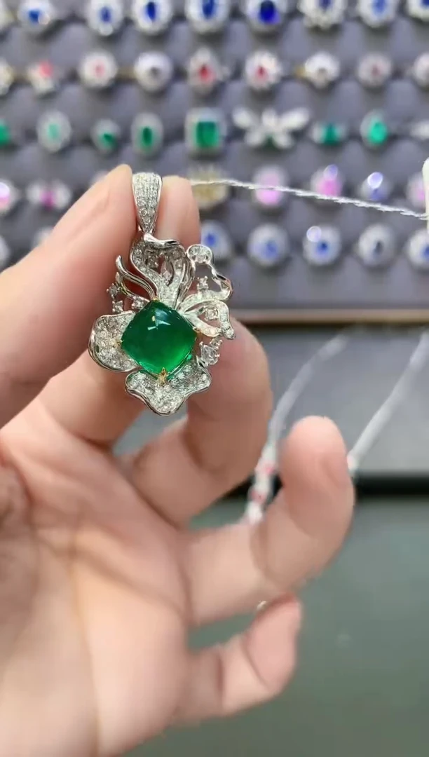 【闪购商品】祖母绿吊坠18K金镶嵌1