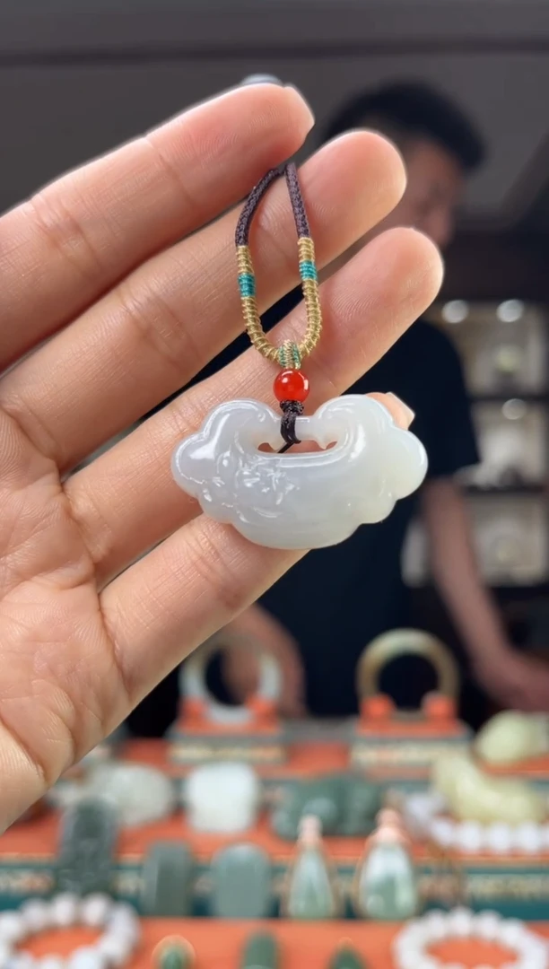 和田玉未镶嵌颈饰佩佩