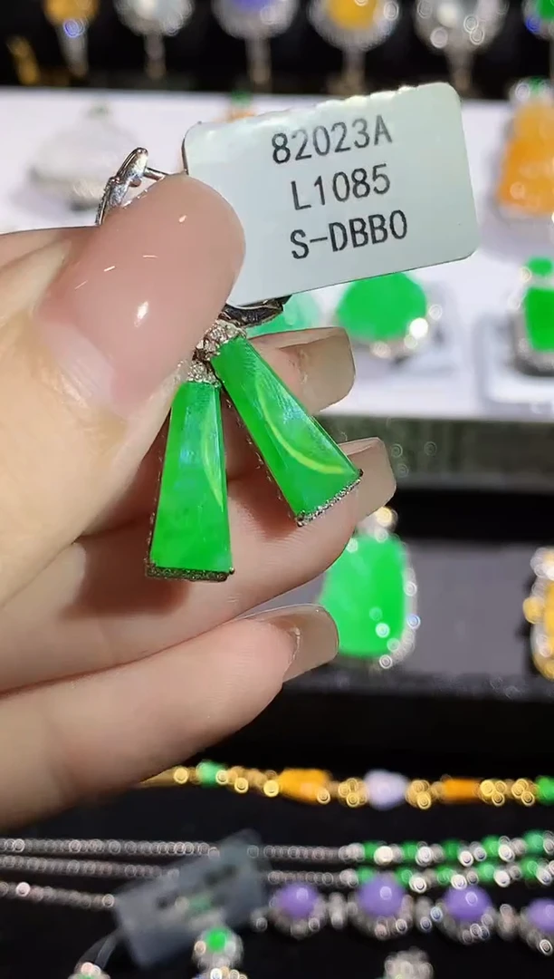 翡翠18K金镶嵌耳饰L1085多样性发其一