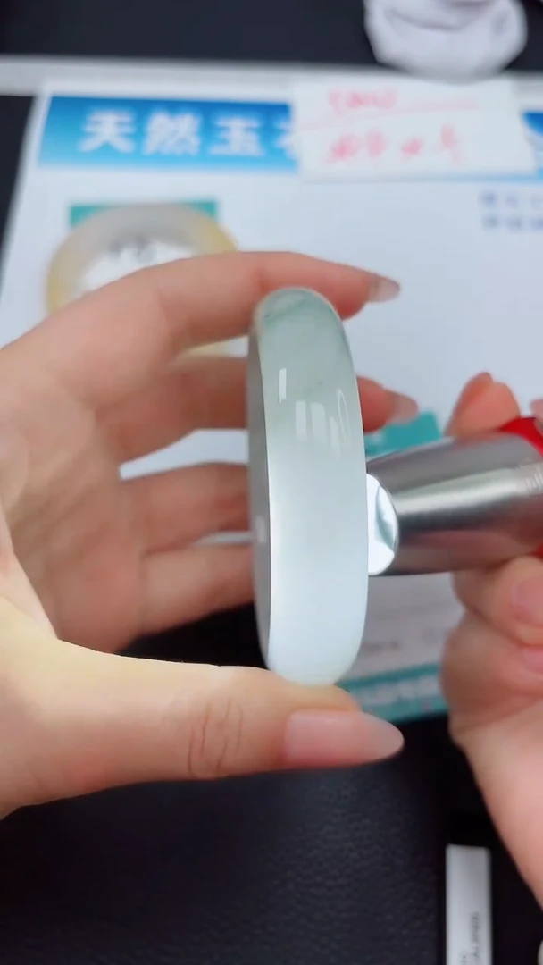 【闪购商品】石英质玉手镯未镶嵌49