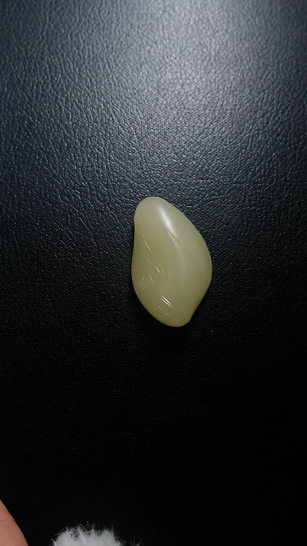 颈饰未镶嵌和田玉吊坠