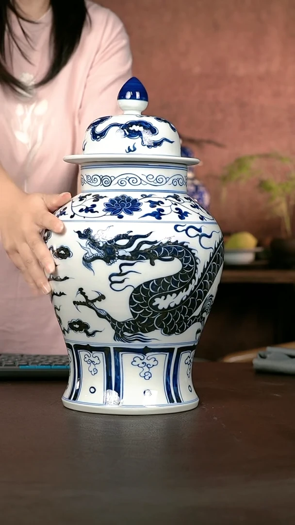 手绘手绘高温现代瓷  气  铠甲龙将军罐