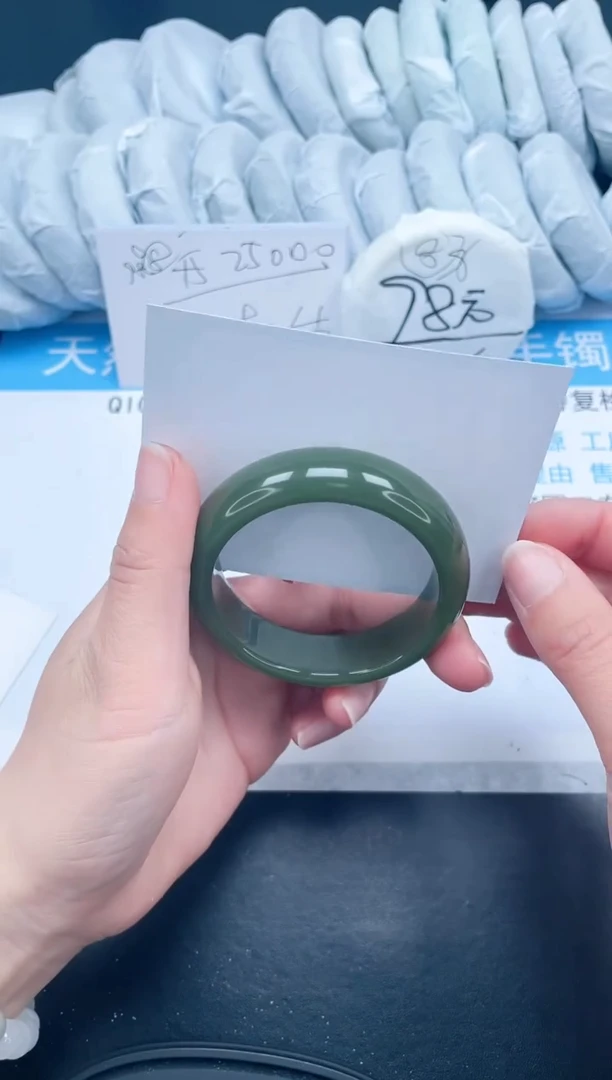 【闪购商品】石英质玉手镯未镶嵌156-52.7