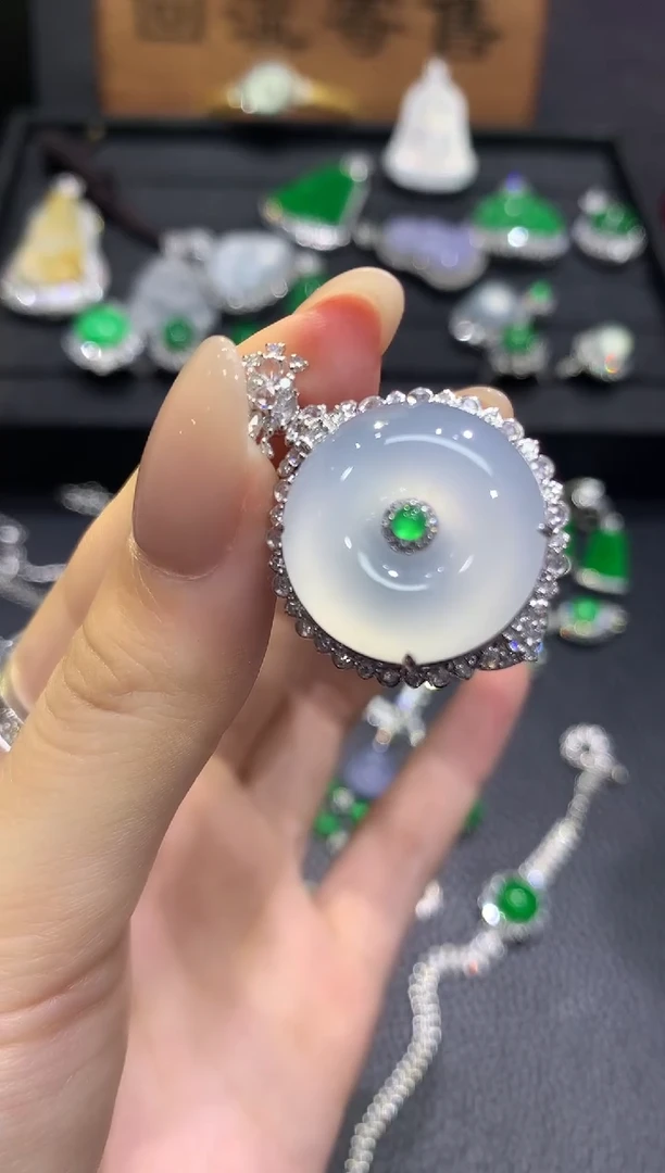 吊坠(不含链)18K金镶嵌翡翠71吊坠不含链