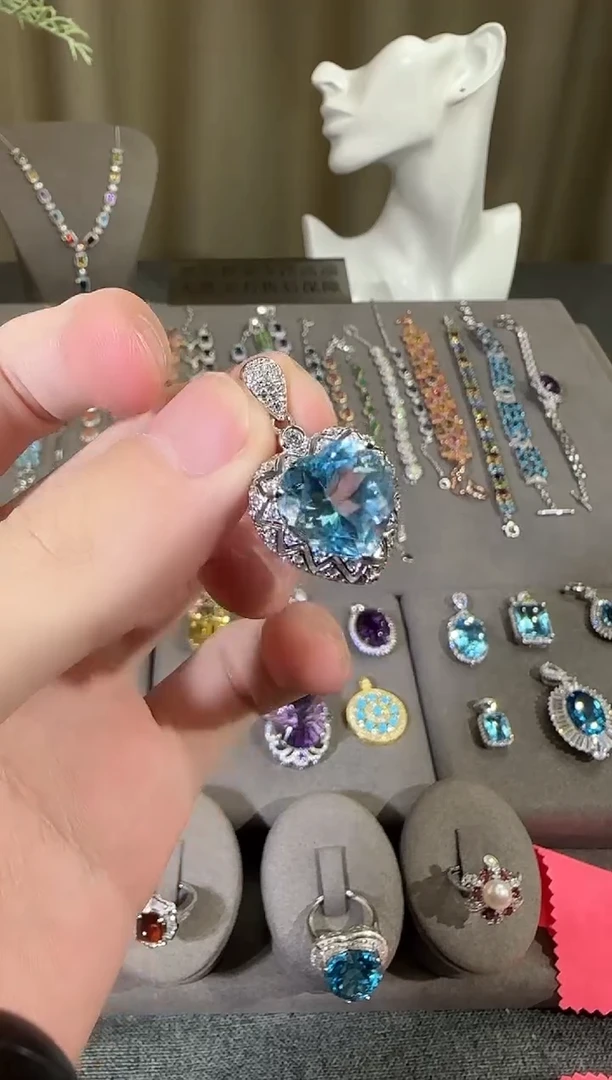 颈饰银S925镶嵌托帕石13mm吊坠设计款