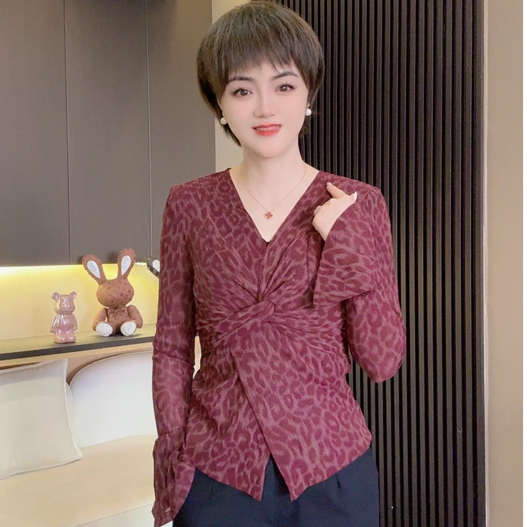 2025年新款设计感亮星遮肉百搭显瘦小衫684