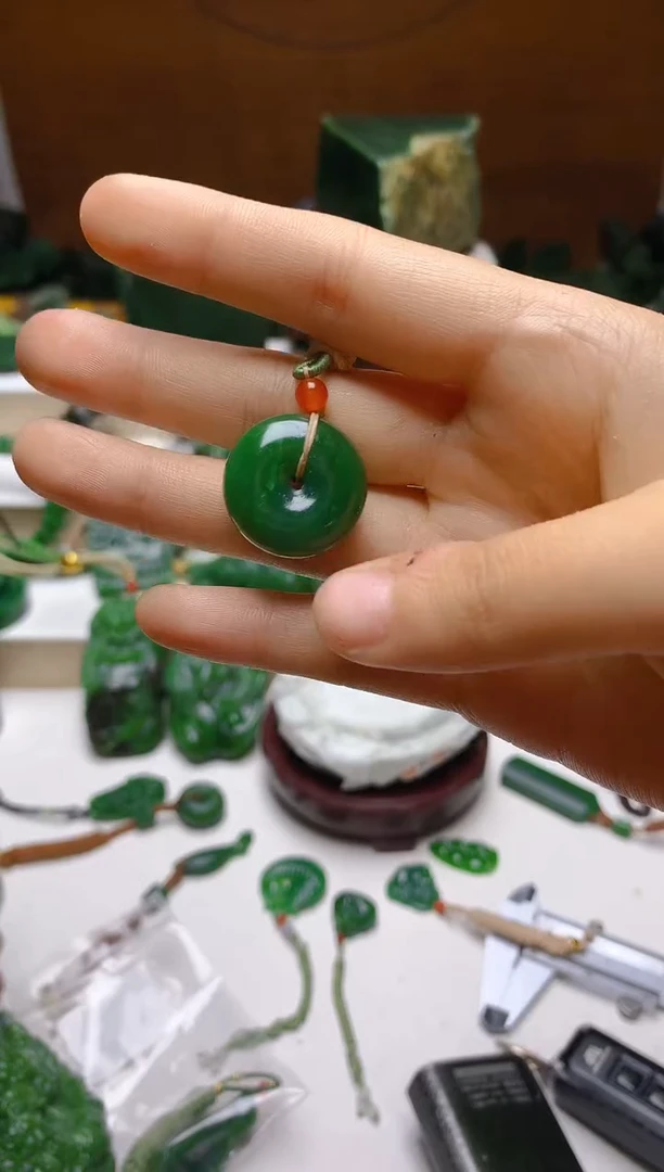 未镶嵌和田玉珠宝半成品1