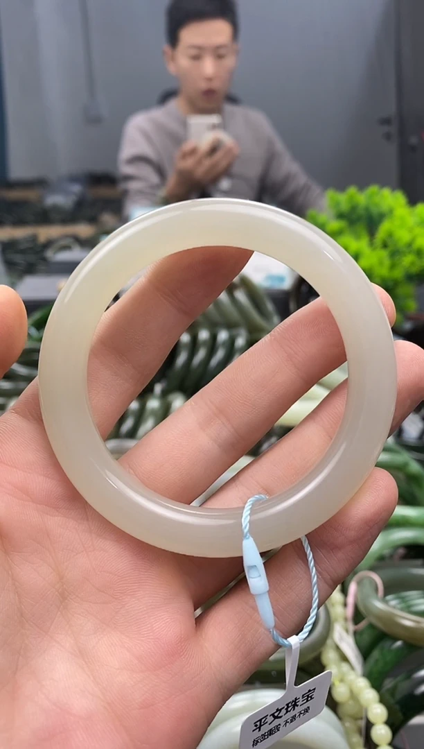 未镶嵌手镯和田玉56.4