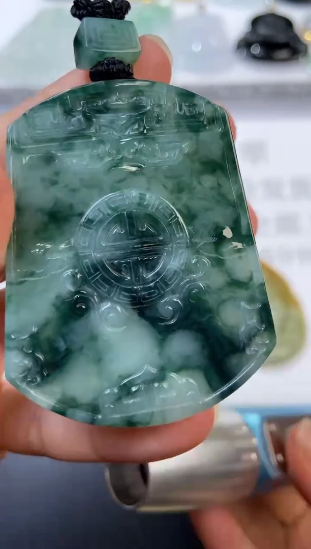 未镶嵌挂件翡翠356551  多人