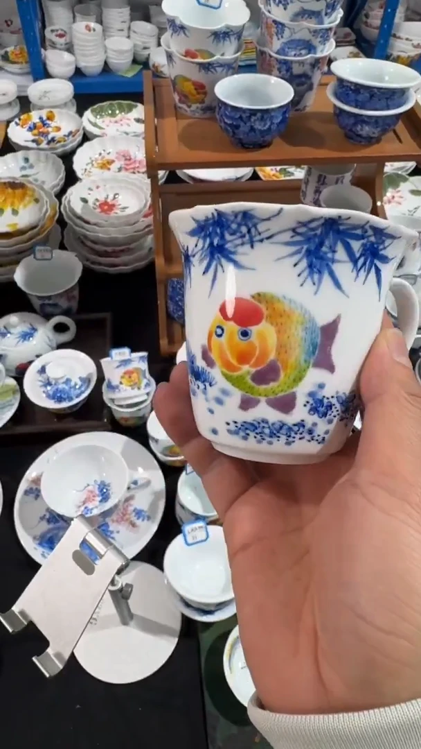 摆件陶瓷景德镇高温瓷（手把花边杯）