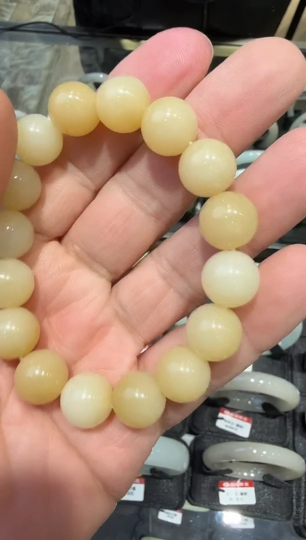 未镶嵌手镯和田玉多样性发一