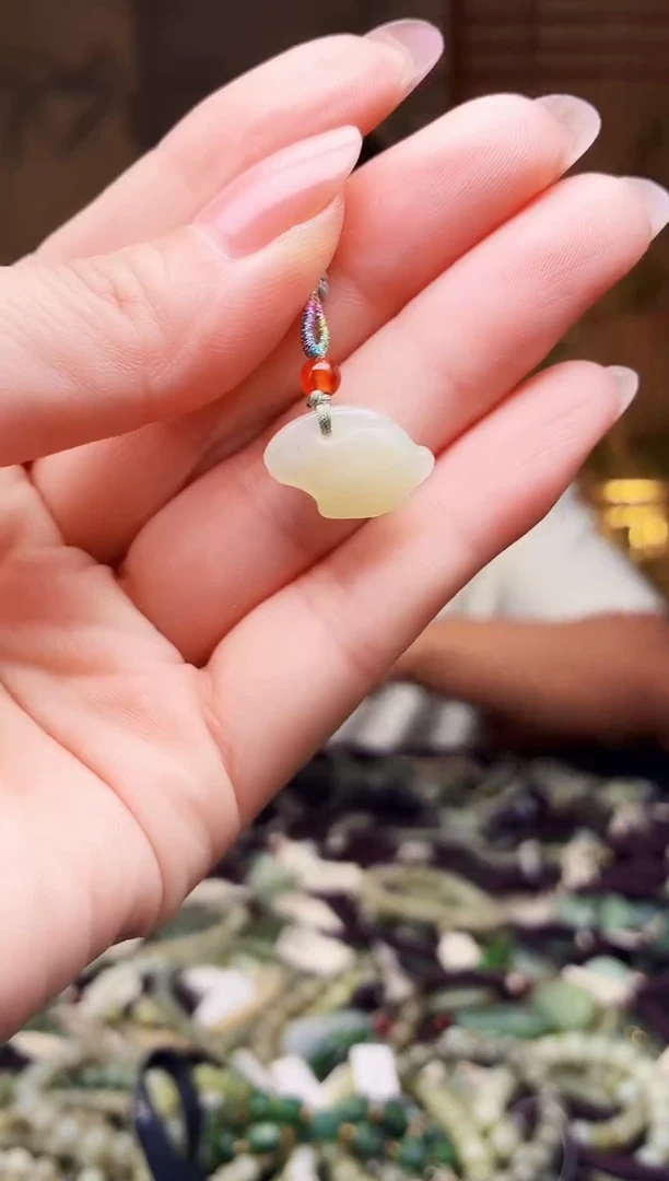 颈饰未镶嵌和田玉多样性发货，拍一发一