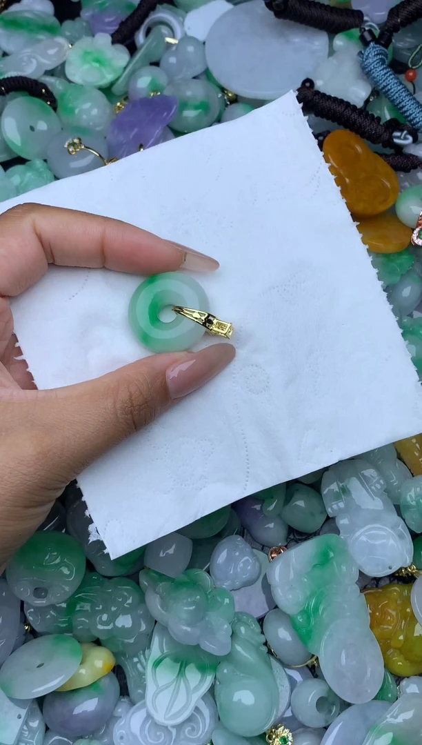 翡翠未镶嵌颈饰天然缅甸翡翠吊坠