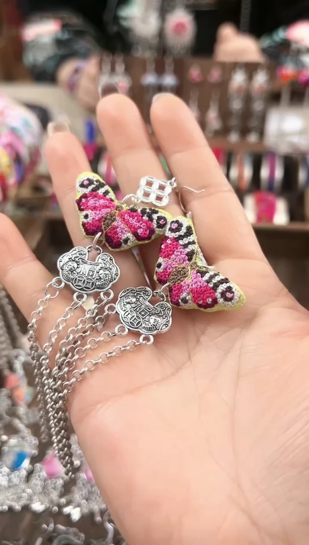 【闪购商品】织绣民族风老绣饰品010