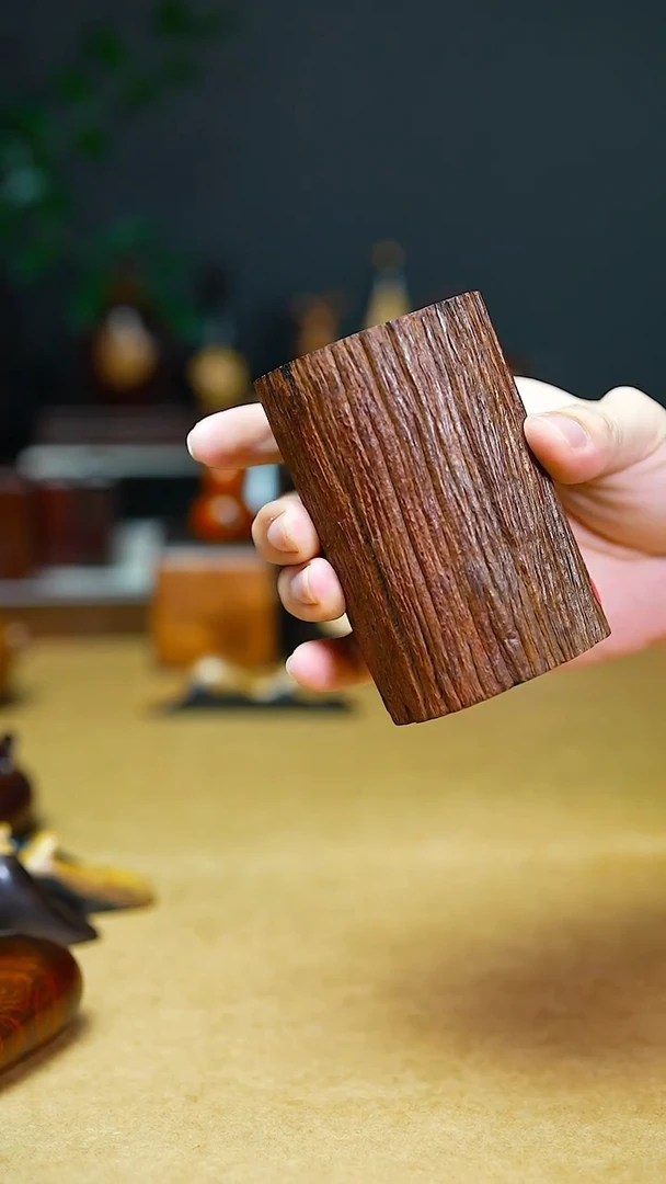 檀香紫檀（小叶紫檀）高*土笔筒