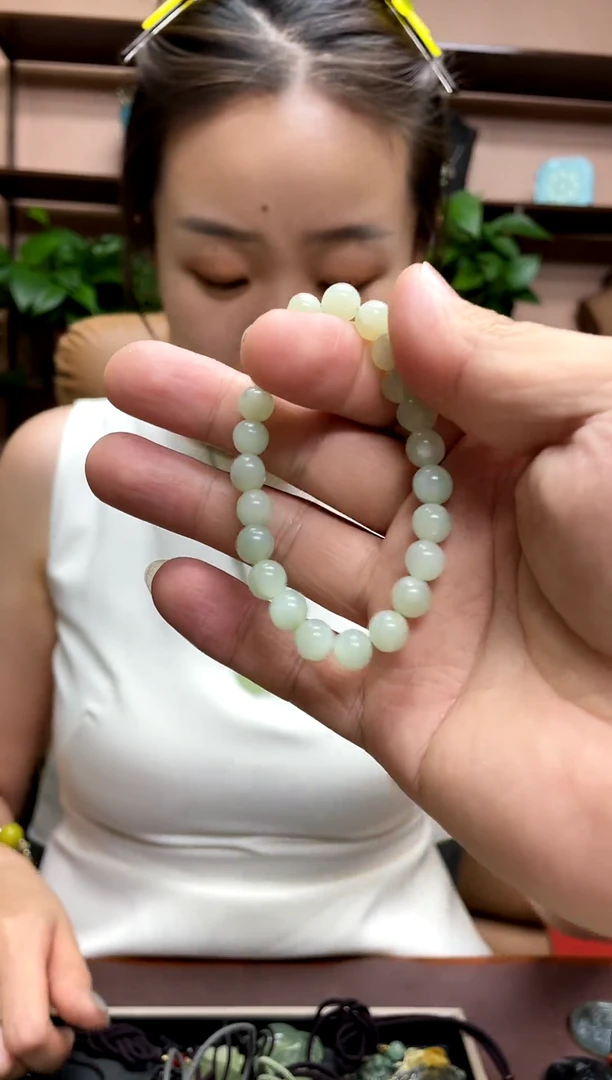 岫玉未镶嵌颈饰美*·