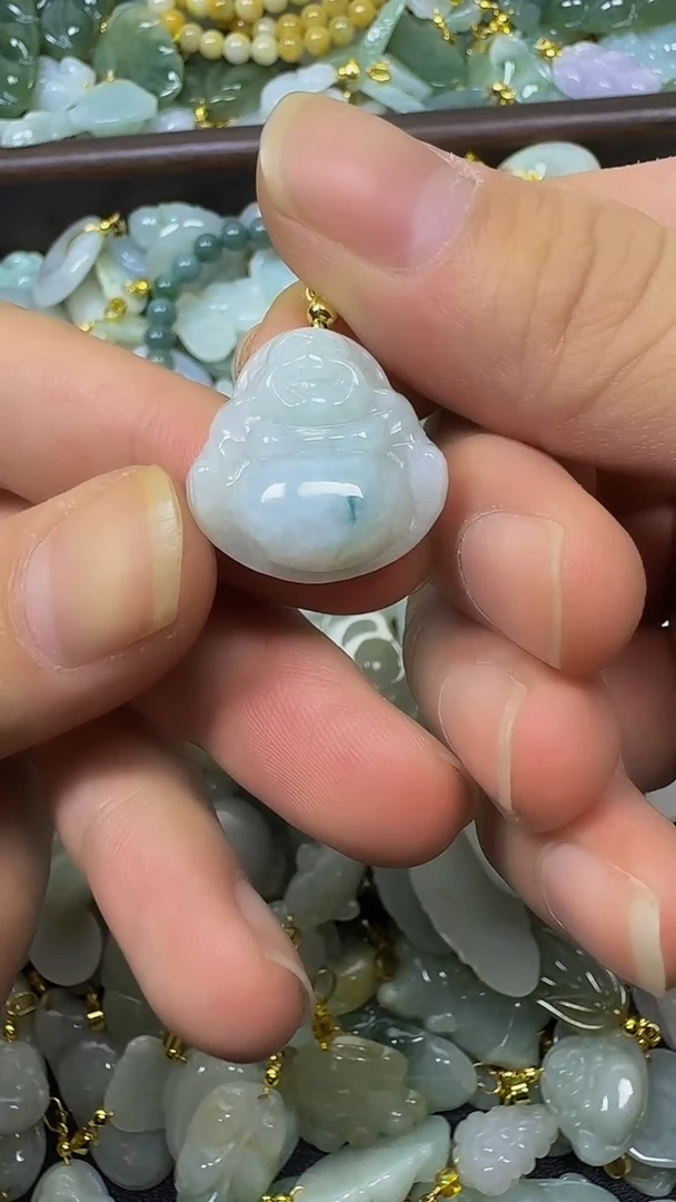 颈饰未镶嵌翡翠颈饰未嵌镶翡翠